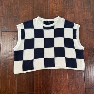 Olivaceous knit vest size large